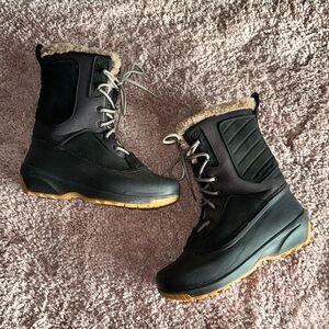 The North Face Women’s Shellista IV Mid Waterproof Winter Boots